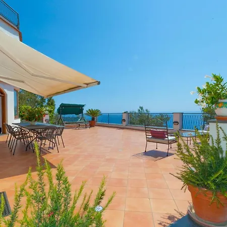 Sleeps 12 Pool Wifi וילה Torca