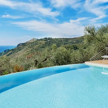 וילה Sleeps 12 Pool Wifi *