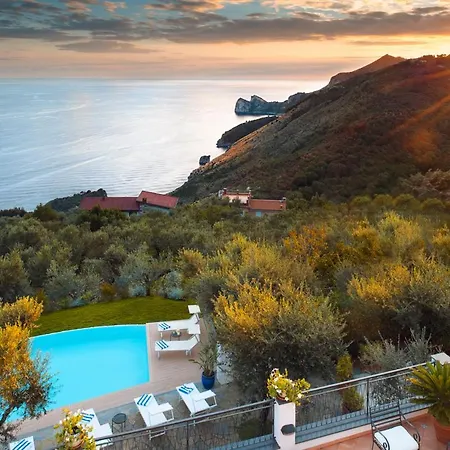 Sleeps 12 Pool Wifi