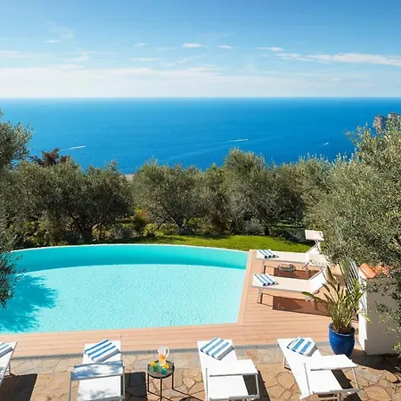 Sleeps 12 Pool Wifi Torca