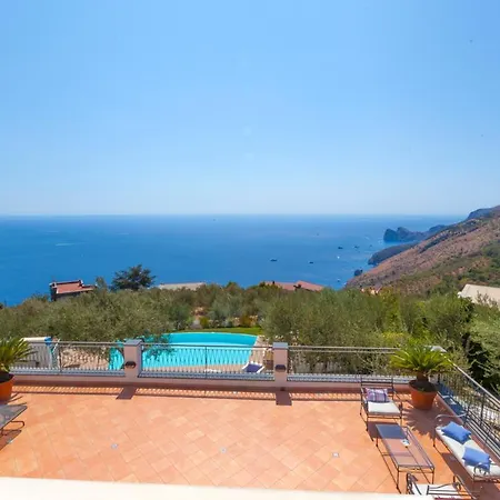Sleeps 12 Pool Wifi *