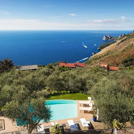 Sleeps 12 Pool Wifi